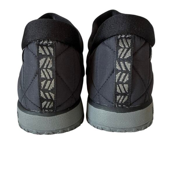 L.L. Bean Ultralight PrimaLoft Slip-On Shoes Men\'s 9M Black Quilted Waterproof main image 10